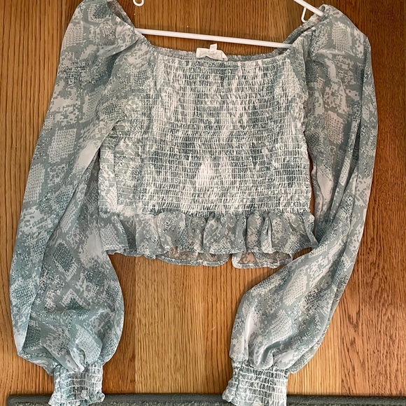 Ruby smocked snakeskin print top size small - Picture 2 of 6